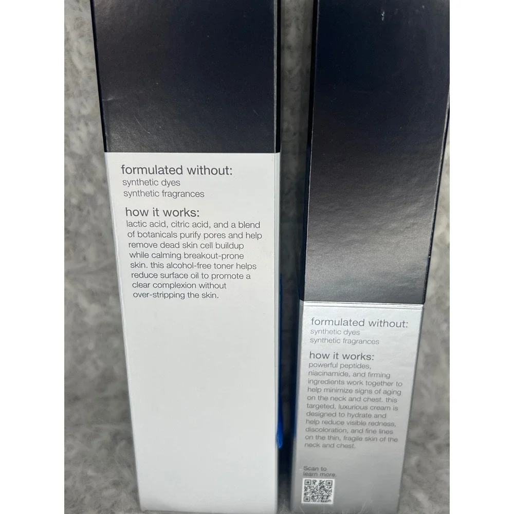 PCA SKIN Smoothing Toner and Perfecting Neck & Décolleté Cream set - Picture 2 of 5